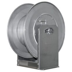 En Slangvinda modell A73950 Rostfri Ø1/2" max 35m 300Bar slangupprullare på vit bakgrund.